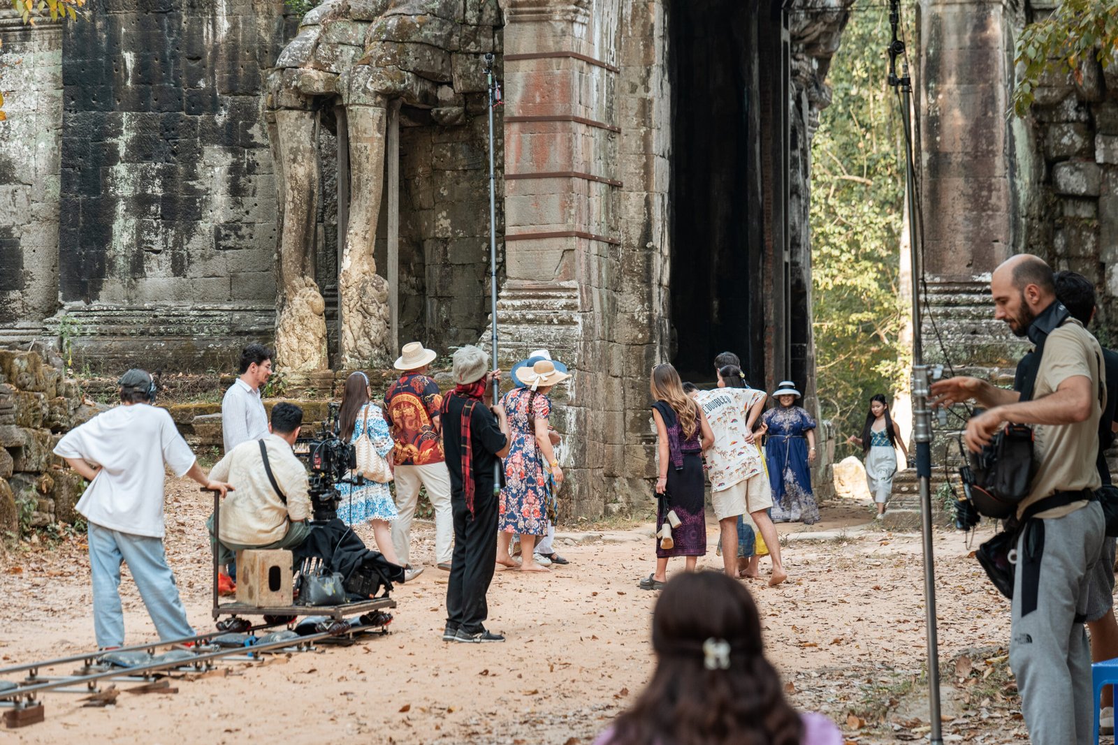 No More Visa Needed for Chinese Filmmakers and Travelers!